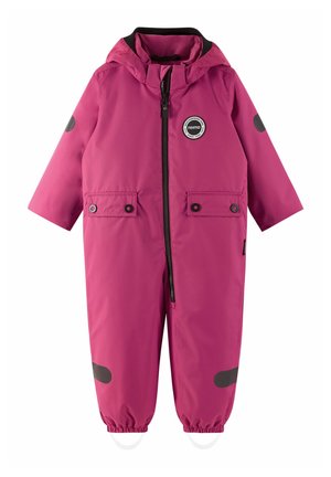 Rosa vattentät overall med huva, svarta detaljer, dragkedja, två framfickor och elastiska manschetter för en säker passform.