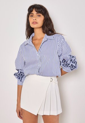 Apricot Shortsit - white