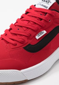 Vans ULTRARANGE EXO UNISEX - Sapatilhas - red