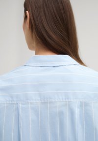 JOOP! BEATRICE - Hemdbluse - hellblau weiß