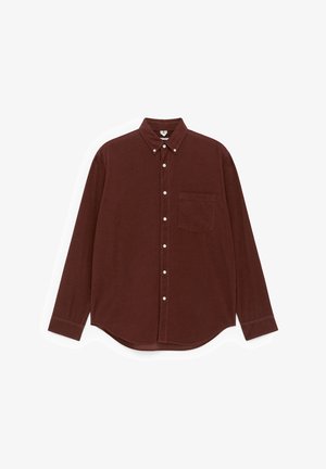 Bordeaux rood overhemd met knopen, gemaakt van een gestructureerde stof, met een kraag, lange mouwen en een borstzak met witte knopen.