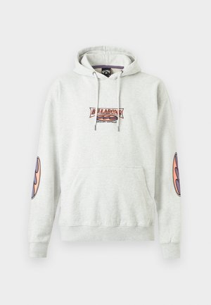 Svetlo siva kapucar s žepom spredaj, z vrvicami, napisom "Billabong" na prsih in velikimi valovitimi grafikami na obeh rokavih.