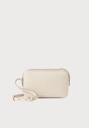 Beige Leder-Crossbody-Tasche mit rechteckiger Form, Reißverschlussverschluss und abnehmbarem Riemen. Verfügt über eine glatte Textur und ein minimalistisches Design.