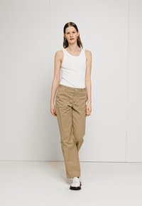Won Hundred CLARISSA - Pantalon classique - camel