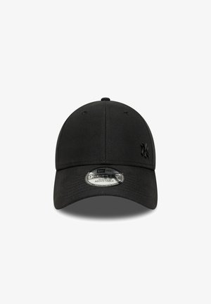 Schwarze verstellbare Baseballkappe aus Stoff, mit gebogenem Schirm, gesticktem Logo an der Seite und strukturierter Oberfläche.