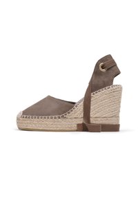 Brown suede espadrille wedge shoe with a jute rope sole, an ankle strap, and a heel height of approximately 6 cm.