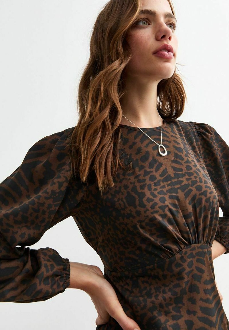 New Look ANIMAL PRINT LONG SLEEVE SPLIT HEM MIDI Day dress