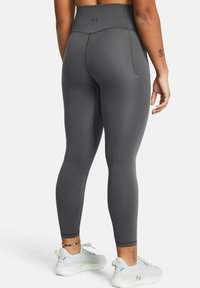 Under Armour MERIDIAN - Tamprės - castlerock