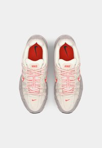 Nike Sportswear P 6000 PRM - Sneakers low - phantom/picante red/college grey/black