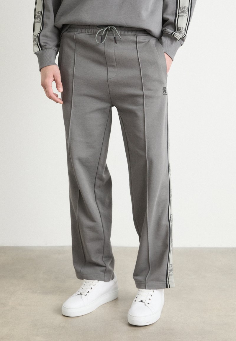 HUGO DISHORTE - Verryttelyhousut - open grey