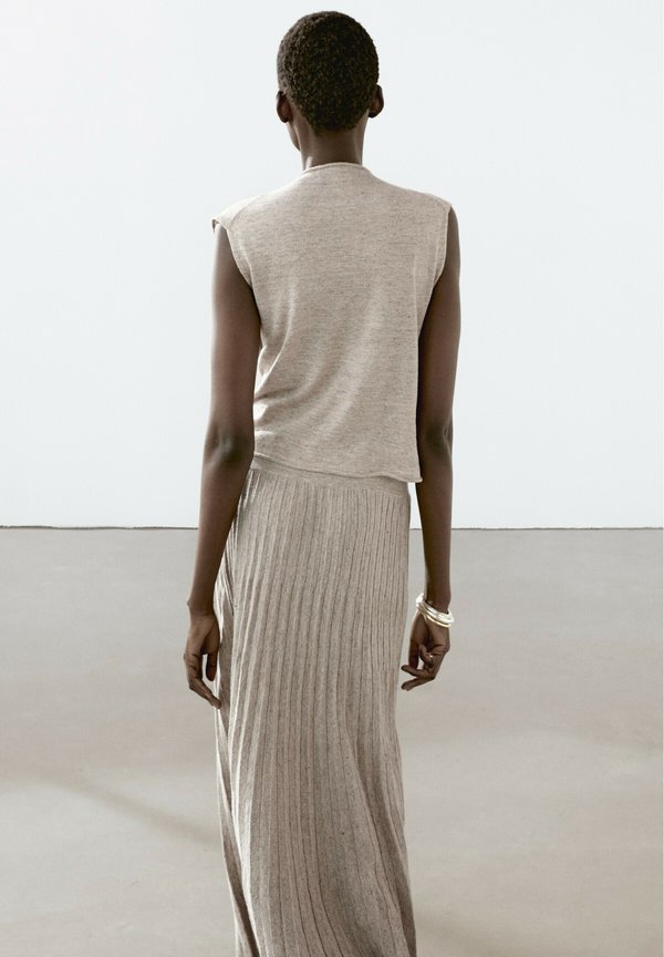 MIDI - Pleated skirt4