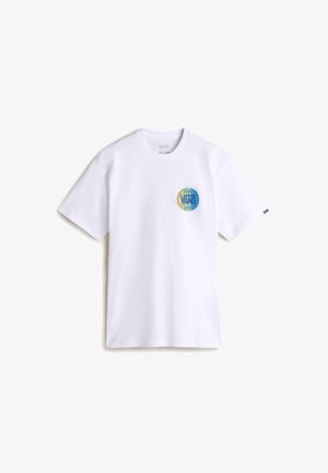 T-shirt en coton blanc avec un logo circulaire aux couleurs bleu, jaune et vert sur la partie gauche de la poitrine. Design classique à col rond.