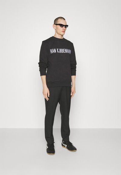 Han Kjøbenhavn LOGO REGULAR CREWNECK - Sweatshirt - black