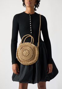 ONLY ONLPENELOPE BEACH ROUND CROSSOBODY - Olkalaukku - toasted coconut