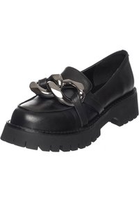 Mocassin en cuir noir avec semelle en caoutchouc épaisse et grand détail chaîne argentée brillante sur le dessus.