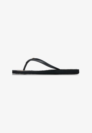 Svart flip-flop sandal med texturerade gummiband och en slät, vadderad fotbädd. Låg profil med en platt sula och minimalistisk design.