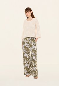 Odd Molly FRIZZANTE - Auduma bikses - deep green