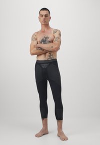 Dynafit SPEED DRYARN TIGHTS - Legingi - black out