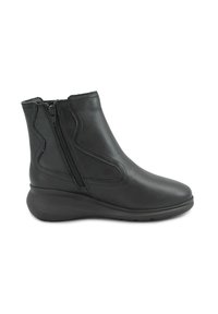 Stivali alla caviglia in pelle nera con punta arrotondata, zip laterale e design curvo. Presentano una suola a cuneo bassa per il comfort. Texture liscia.