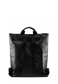 Sac à dos noir en matériau lisse et imperméable, doté de bretelles réglables, d'une poignée supérieure et d'une poche zippée sur le côté. Convient à un usage quotidien.