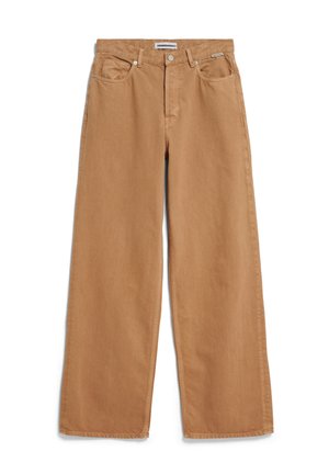 Breda byxor i brunt denim med fem fickor, knapplist och bälteshällor; tyget verkar mjukt med en svag lyster.