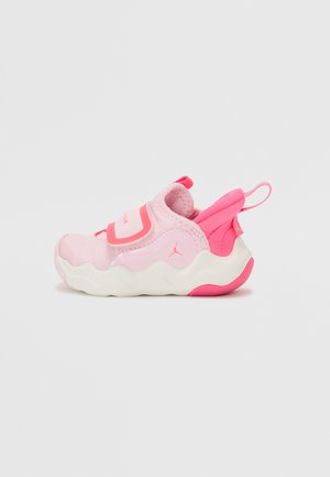 Rozā sporta apavi ar gludu tekstūru, masīvu balto zolīti, Velcro jostu un ievelkamās cilpas. Iezīmē pink un baltās krāsas salikumu ar logo detaļām.