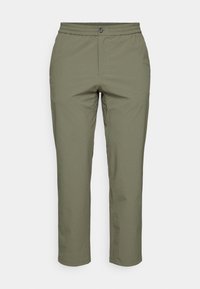 Neizbrano, pine needle