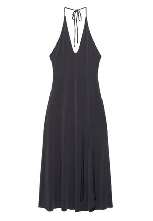 Robe noire à col licou avec un décolleté en V profond et un panneau de jupe asymétrique drapé, noué à l'arrière du cou.