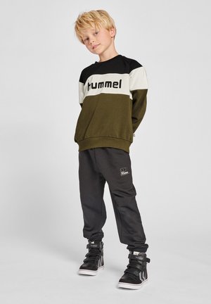 HMLCLAES - Sudadera - dark olive