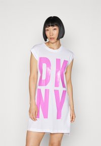 DKNY EXPLODED LOGO TUNIC - Trikotaažkleit - white/shocking pink