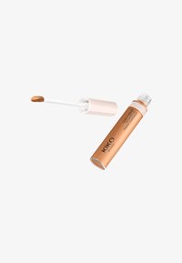 Tube de correcteur radiant Kiko Milano Love Fusion avec applicateur-goupillon montrant une crème brun clair au bout.