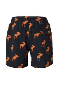 Shorts noirs avec des silhouettes d'orignaux orange en motif, dotés d'une ceinture élastique et d'une poche à rabat boutonnée du côté droit.