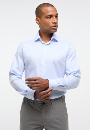 Eterna PERFORMANCE SHIRT - MODERN FIT - Businesshemd - himmelblau