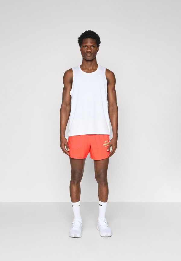 CITY MARATHON STRIDE SHORT - Sports shorts - light crimson4