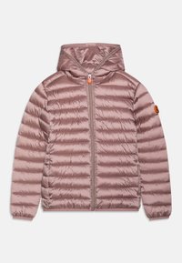 Lyserød polstret jakke med hætte, lynlåslukning og elastiske manchetter. Har vandret quiltet design og orange detaljer på ærmet.