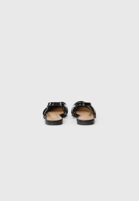 Thumbnail Image 3