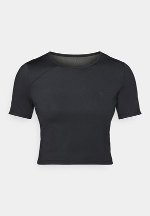 Crni kratki crop top s kratkim rukavima, izrađen od glatkog i rastezljivog materijala s okruglim izrezom i suptilnim šavovima na ramenima.