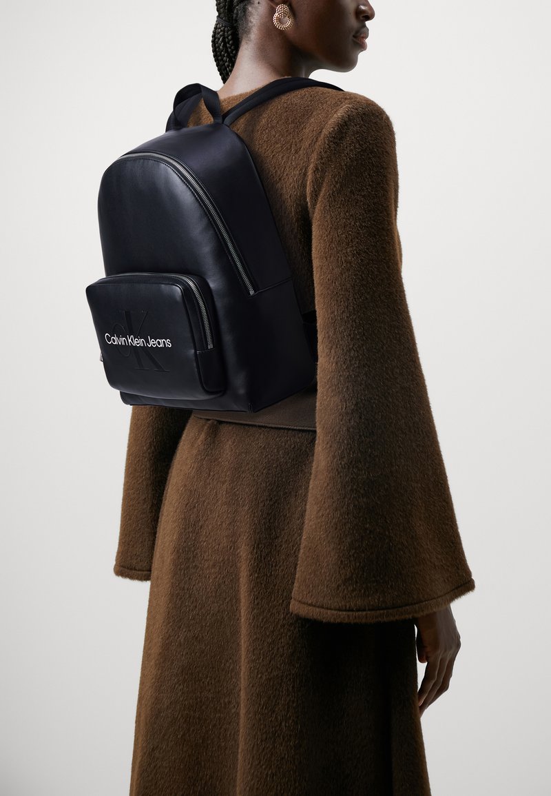 Calvin Klein Jeans SCULPTED CAMPUS MONO - Batoh - fashion black
