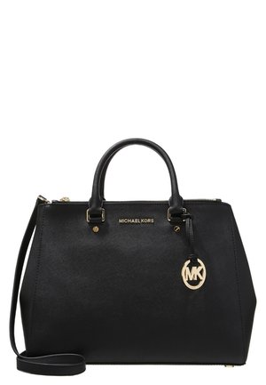 Czarna torebka Michael Kors z podwójnymi rączkami, odpinanym paskiem na ramię, złotym logo i złotym zamkiem błyskawicznym.