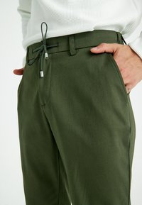Just Like You REGULAR FIT JOGGER - Broek - khaki
