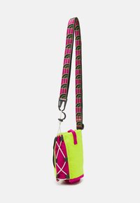 The North Face BOREALIS WATER BOTTLE HOLDER UNISEX - Rankinė per petį - fizz lime-pink primrose-white dune