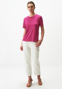 Jimmy Key STRAIGHT FIT CREW NECK SHORT SLEEVED - T-shirt basic - fuchsia