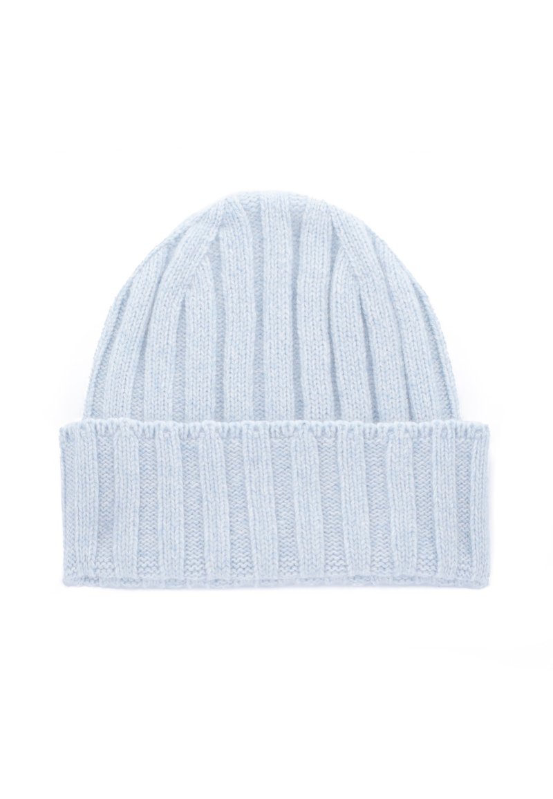 Cappello di lana azzurro chiaro con una texture a coste e orlo ripiegato. Materiale morbido che offre calore e una vestibilità aderente.