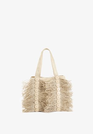 Tkaná béžová taška s třásněmi, zdobená velkými kulatými krémovými knoflíky po stranách a pevnými tkanými ušima.