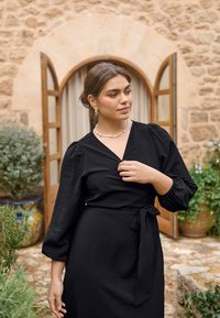 Kaffe Curve KCRUBY WRAP DRESS - Robe de jour - dark blue