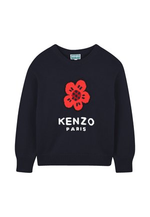 Pull en maille bleu marine avec un grand motif de fleur rouge et des accents noirs, accompagné du texte "KENZO PARIS" en blanc en dessous. Encolure ronde.