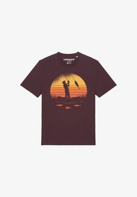 Ausgewählt, red brown