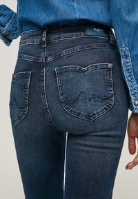 Pepe Jeans Vaqueros a campana - dark-blue denim