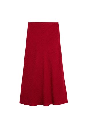 Jupe rouge trapèze avec un motif texturé subtil, longueur au genou, et une ceinture lisse sur fond blanc.