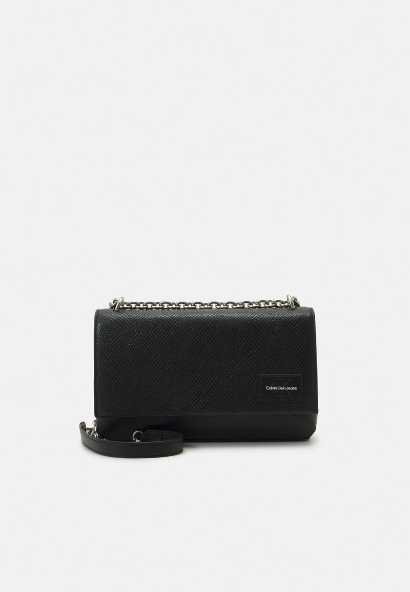 Calvin Klein Jeans - SCULPTED FLAP SNAKE - Sac bandoulière - black, Agrandir